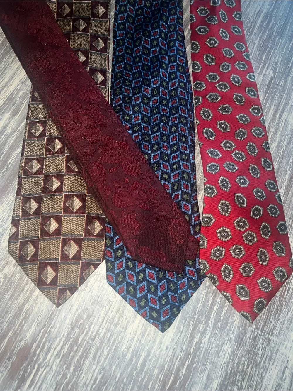 Assorted set of 4 Men's Burgundy, red & Blue patterned  Ties. Business Style